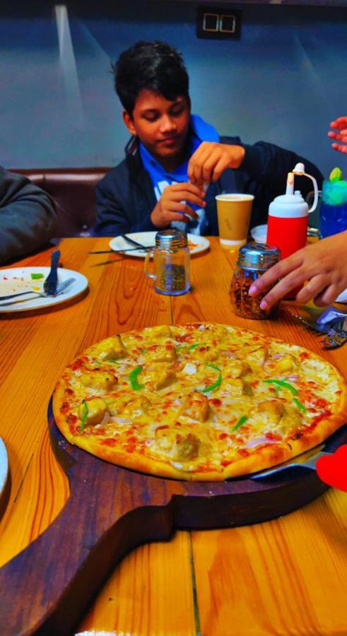 Everest Guest House 굴마르그 외부 사진