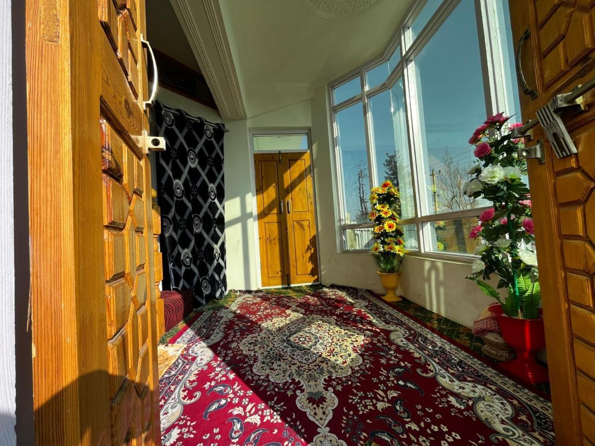 Everest Guest House 굴마르그 외부 사진