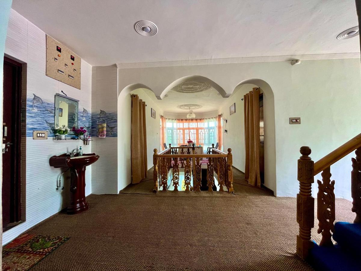 Everest Guest House 굴마르그 외부 사진