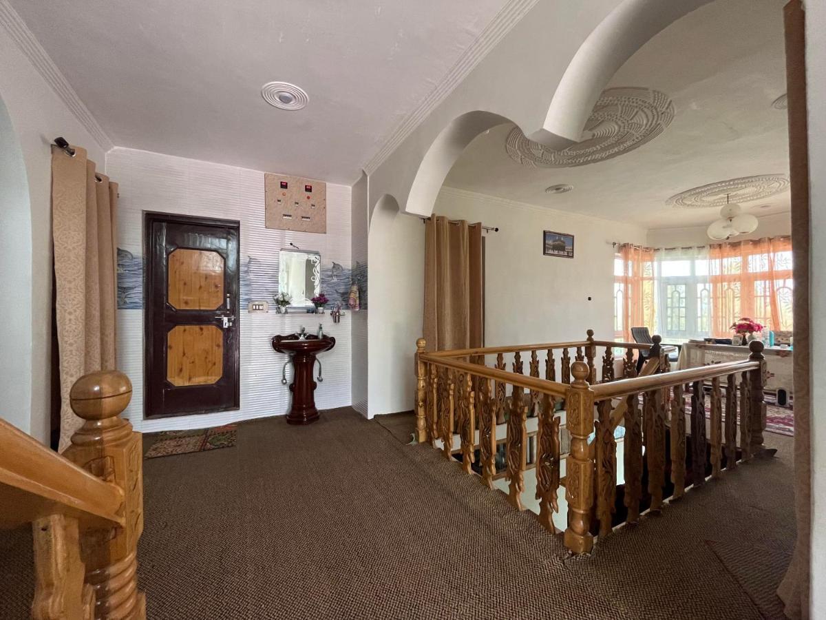 Everest Guest House 굴마르그 외부 사진