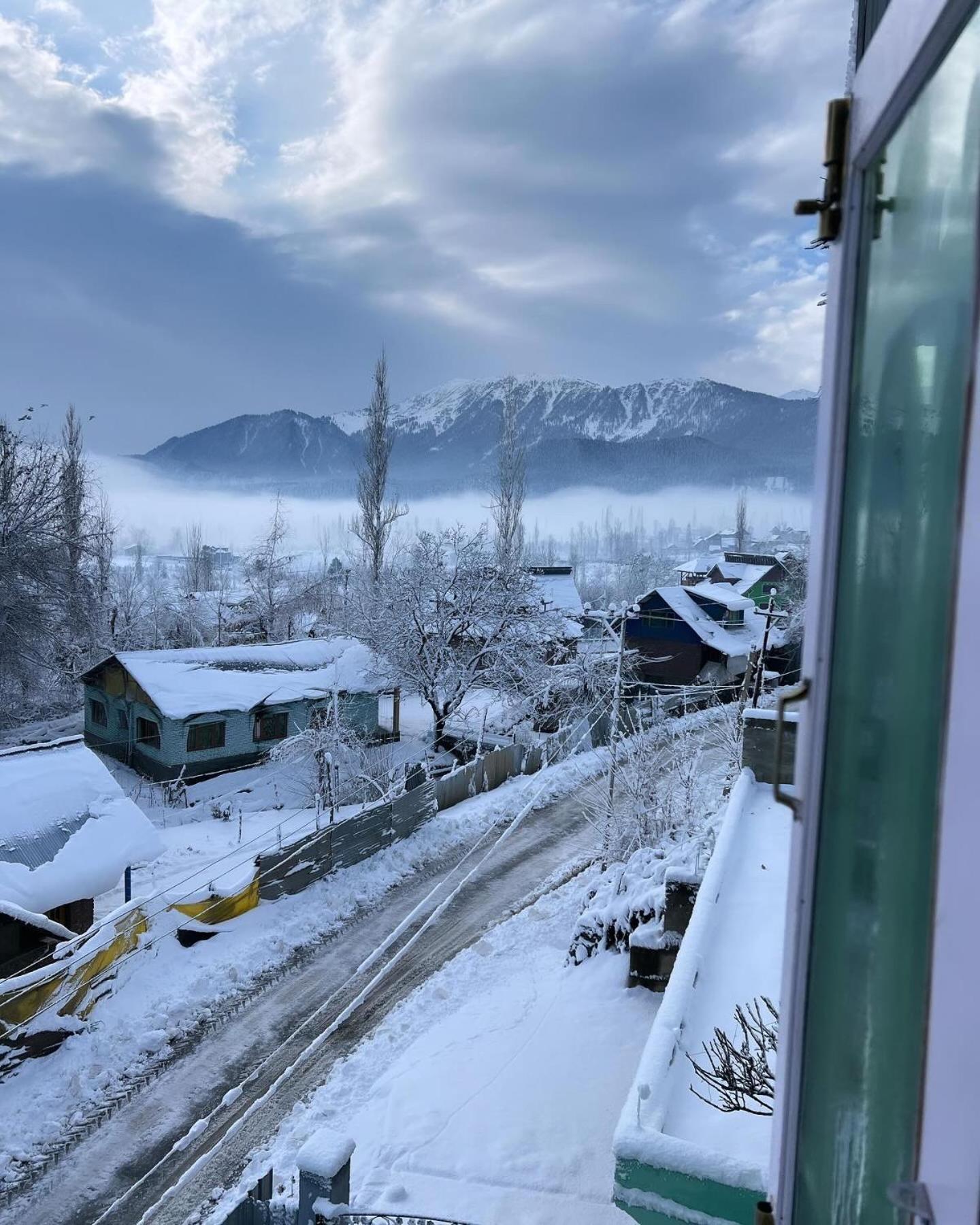 Everest Guest House 굴마르그 외부 사진