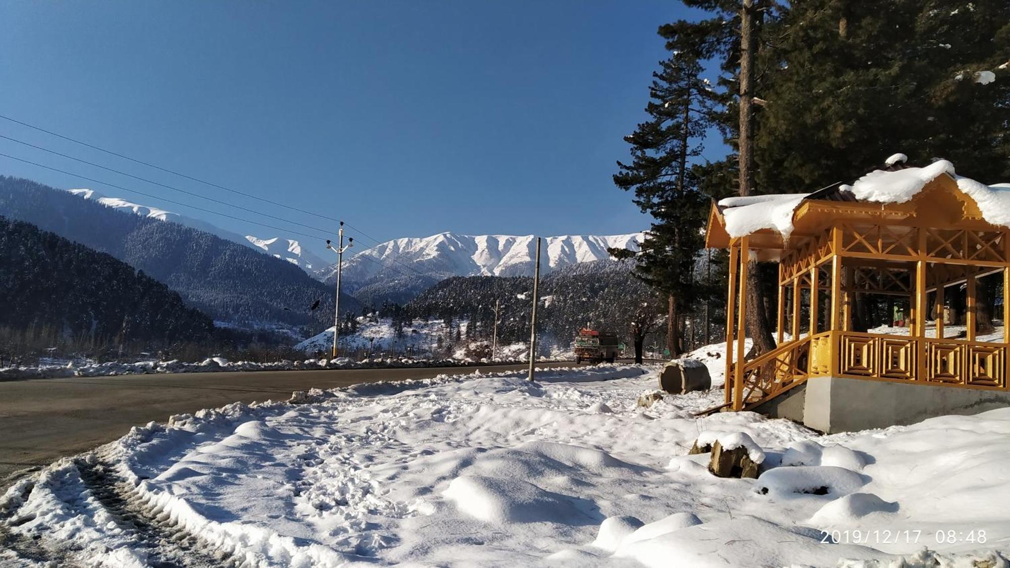 Everest Guest House 굴마르그 외부 사진