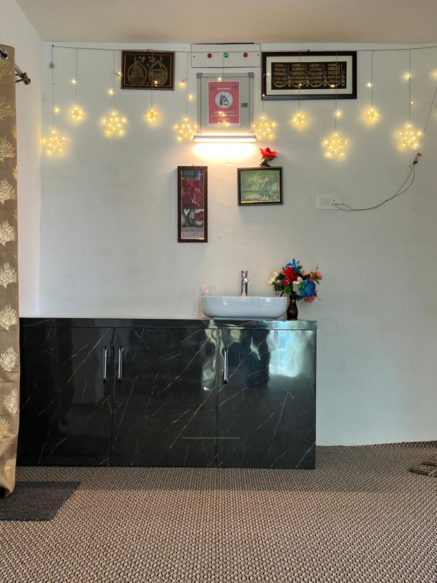 Everest Guest House 굴마르그 외부 사진