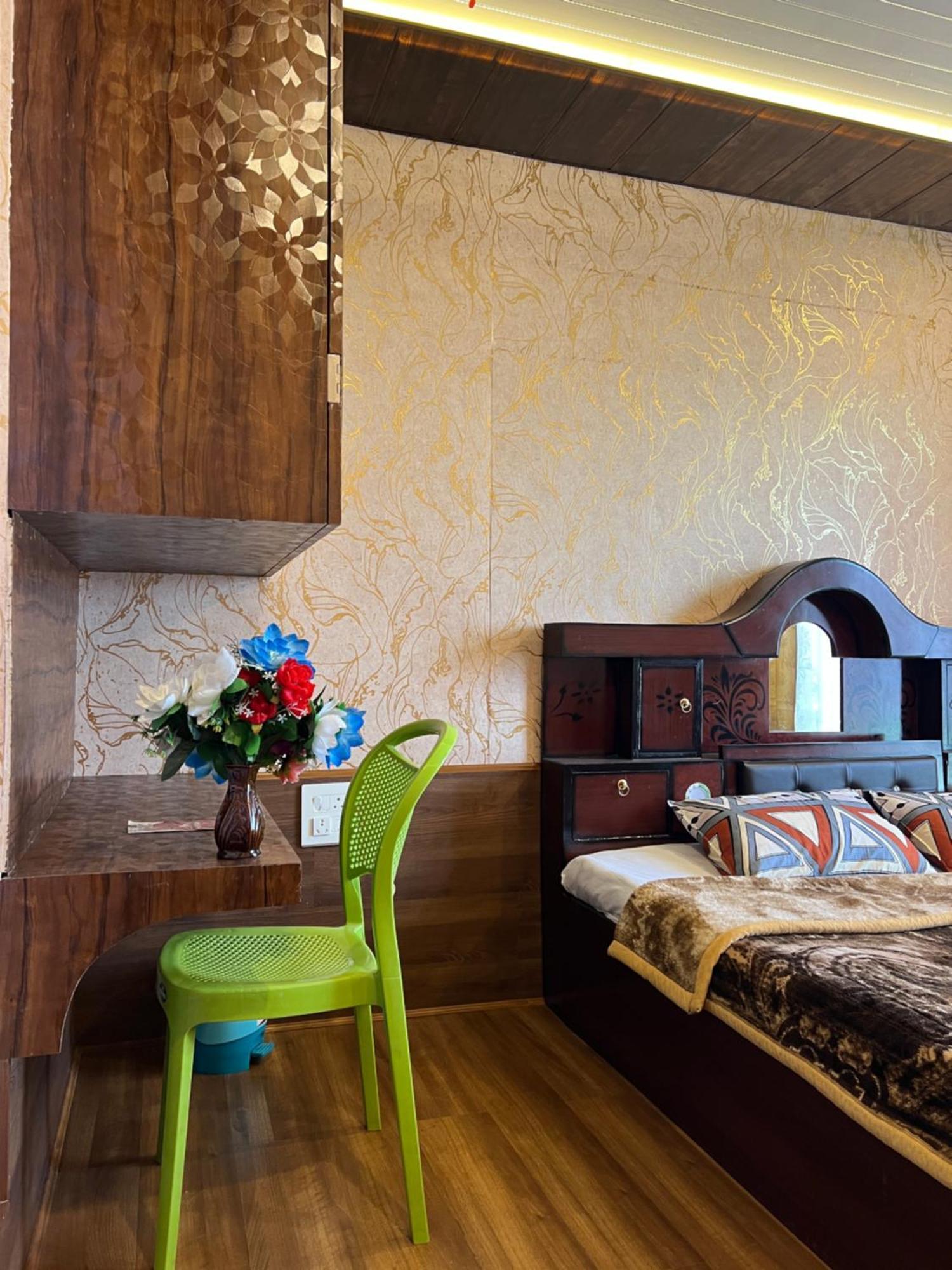 Everest Guest House 굴마르그 외부 사진
