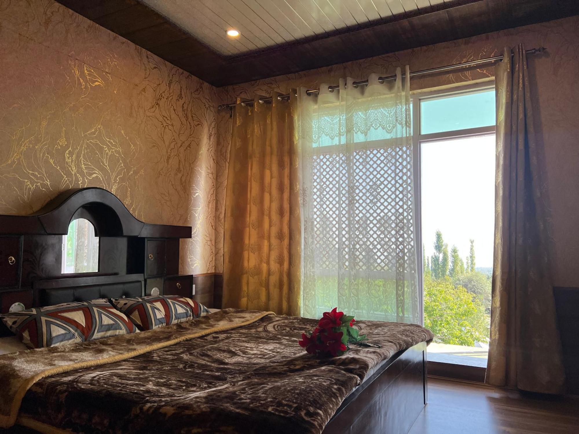 Everest Guest House 굴마르그 외부 사진