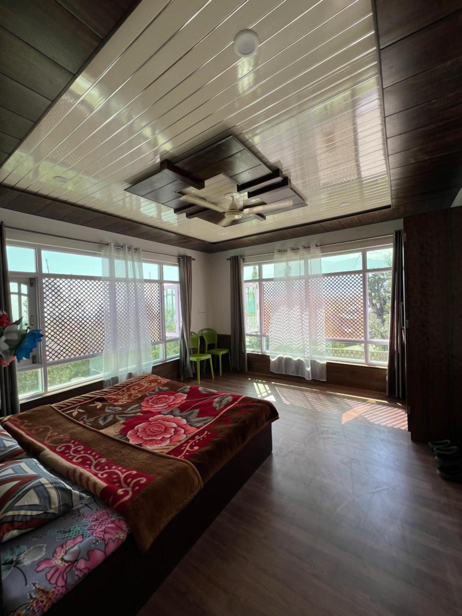Everest Guest House 굴마르그 외부 사진